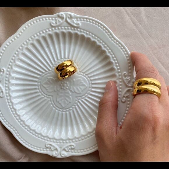 NWT Jaus Jewelry Vintage Thick Gold Band Ring - Picture 3 of 6